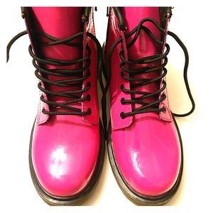 DR MARTENS PATENT LEATHER LACE UP BOOTS - SIZE 3